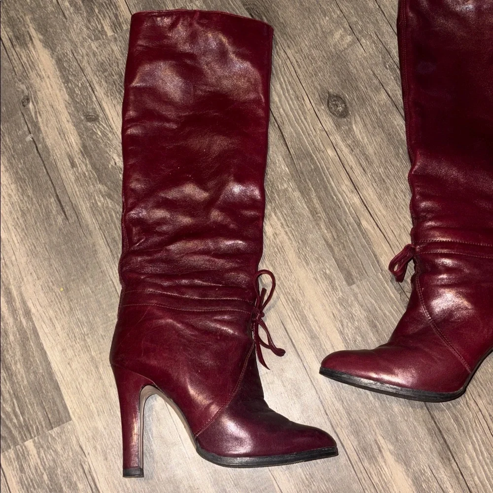 Vintage burgundy leather boots - woman’s size 6  Captivators brand / beautiful